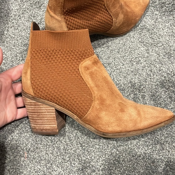 Cole Haan Cognac suede booties w/ Pointed Toe. Very gently used. Water resistant - Picture 2 of 8